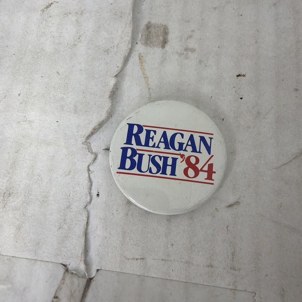 1984 Presidential Ronald Reagan George Bush Button Pin Back Campaign President